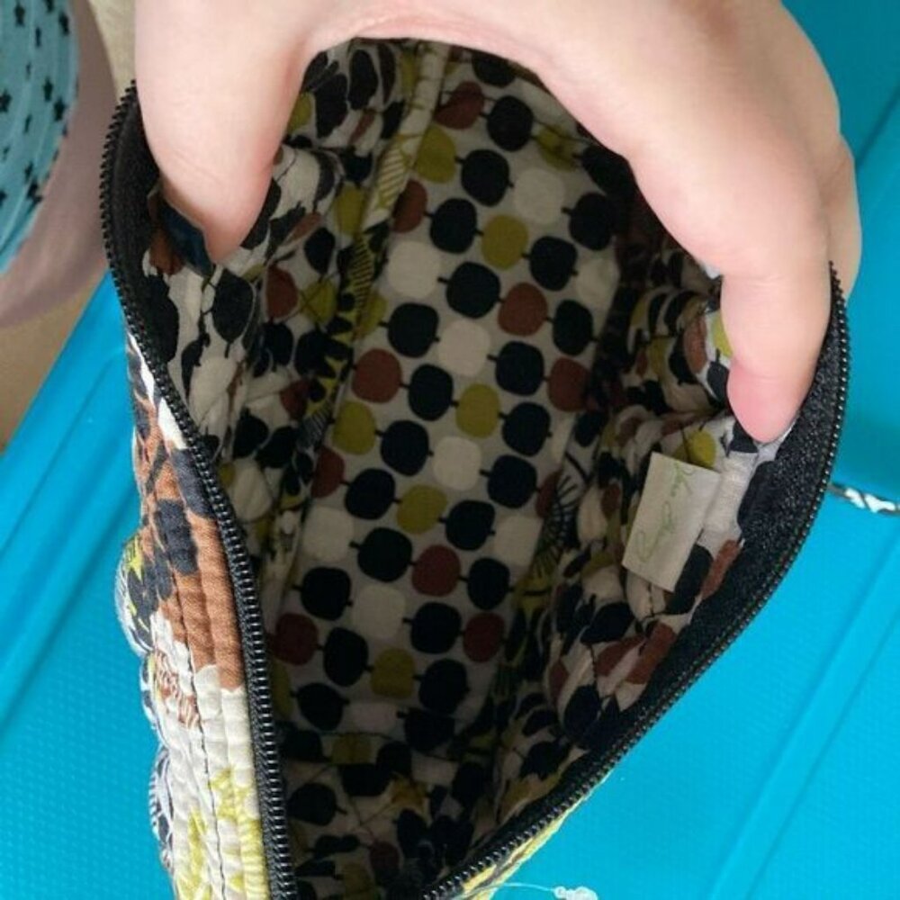 Vera Bradley purse brown black green white quilted pattern crossbody adjustable - Picture 3 of 3